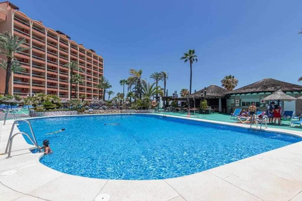 797 Holiday Rentals- Apartamento En Hotel Sunset Frente Al Mar 베날마데나코스타 외부 사진