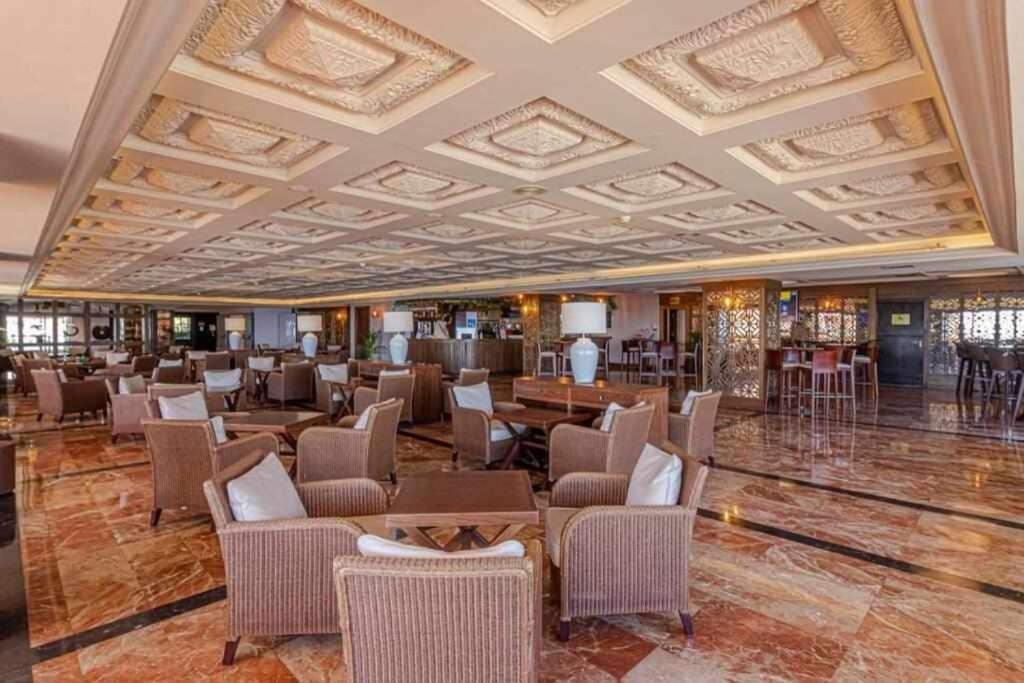 797 Holiday Rentals- Apartamento En Hotel Sunset Frente Al Mar 베날마데나코스타 외부 사진